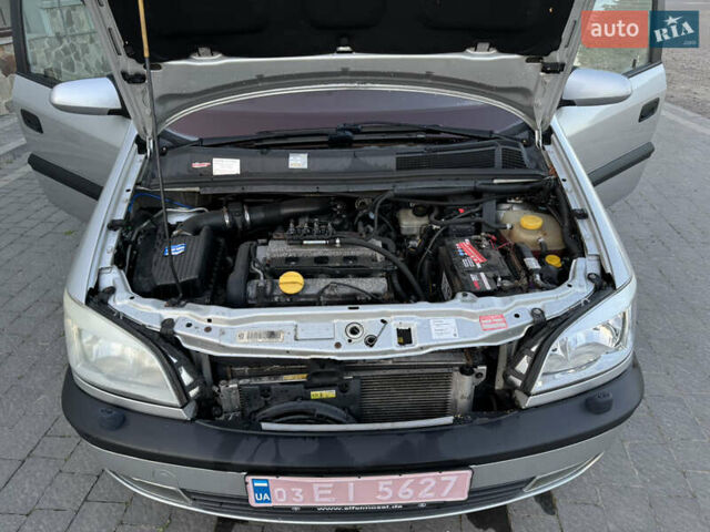 Серый Опель Зафира, объемом двигателя 1.8 л и пробегом 198 тыс. км за 4499 $, фото 80 на Automoto.ua