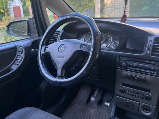 Серый Опель Зафира, объемом двигателя 2.2 л и пробегом 300 тыс. км за 2650 $, фото 6 на Automoto.ua