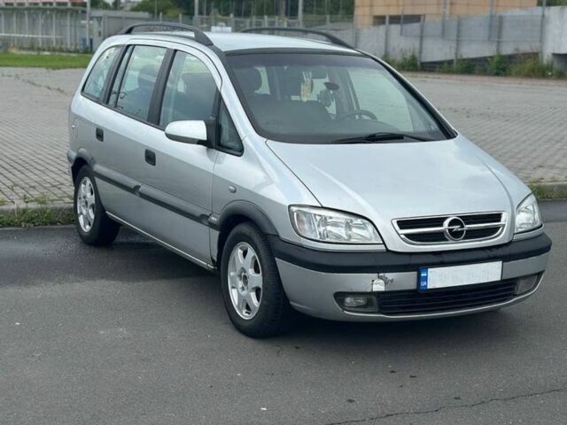 Серый Опель Зафира, объемом двигателя 2.2 л и пробегом 250 тыс. км за 2000 $, фото 4 на Automoto.ua