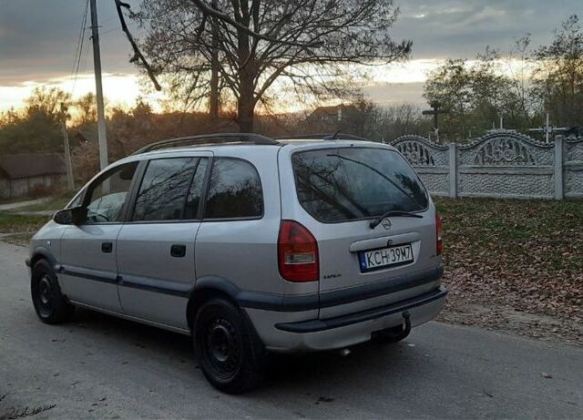 Серый Опель Зафира, объемом двигателя 2 л и пробегом 243 тыс. км за 1799 $, фото 2 на Automoto.ua