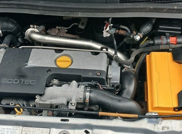 Серый Опель Зафира, объемом двигателя 2 л и пробегом 463 тыс. км за 1700 $, фото 7 на Automoto.ua