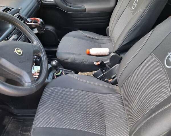 Серый Опель Зафира, объемом двигателя 2 л и пробегом 315 тыс. км за 2800 $, фото 6 на Automoto.ua