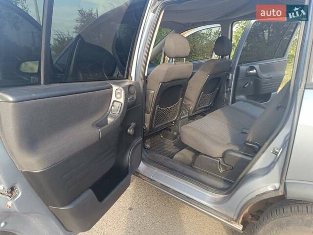 Сірий Опель Зафіра, об'ємом двигуна 1.6 л та пробігом 173 тис. км за 4100 $, фото 13 на Automoto.ua