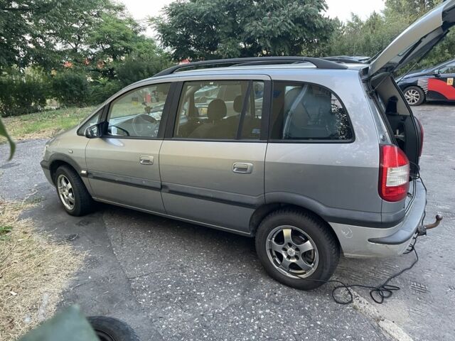 Серый Опель Зафира, объемом двигателя 1.8 л и пробегом 260 тыс. км за 4000 $, фото 2 на Automoto.ua