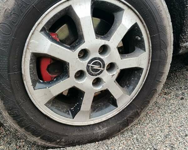 Серый Опель Зафира, объемом двигателя 2.2 л и пробегом 400 тыс. км за 4000 $, фото 6 на Automoto.ua