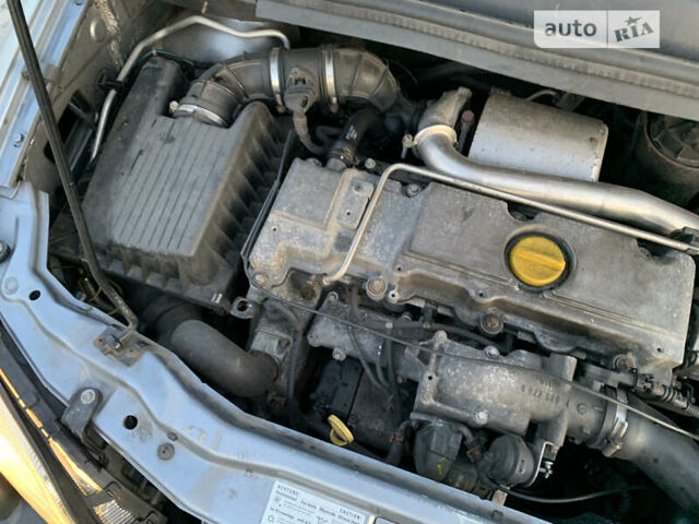 Сірий Опель Зафіра, об'ємом двигуна 2 л та пробігом 310 тис. км за 5000 $, фото 32 на Automoto.ua