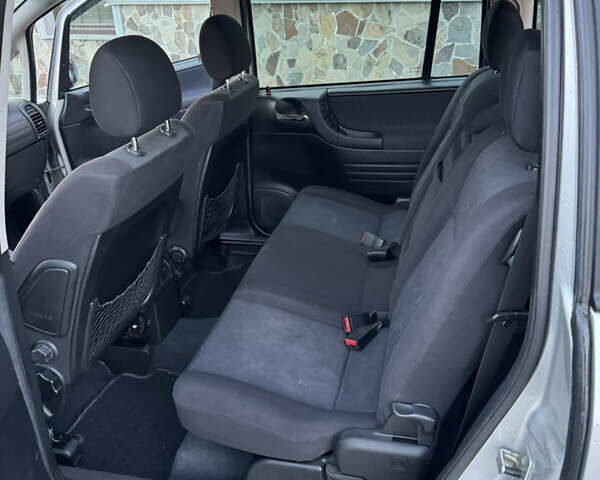 Серый Опель Зафира, объемом двигателя 1.8 л и пробегом 198 тыс. км за 4499 $, фото 33 на Automoto.ua