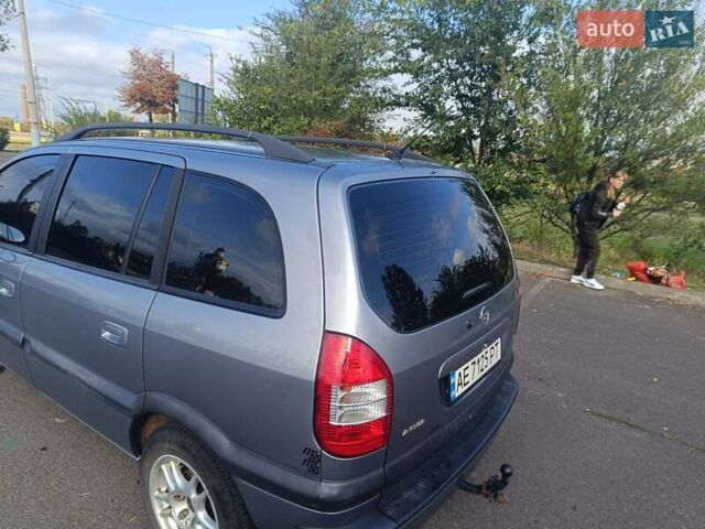 Сірий Опель Зафіра, об'ємом двигуна 1.6 л та пробігом 173 тис. км за 4100 $, фото 4 на Automoto.ua