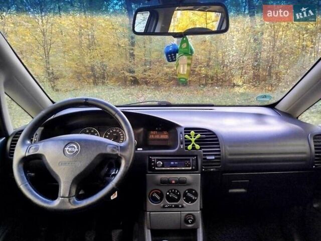 Сірий Опель Зафіра, об'ємом двигуна 1.8 л та пробігом 239 тис. км за 4200 $, фото 11 на Automoto.ua