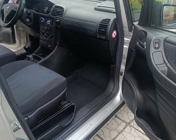 Сірий Опель Зафіра, об'ємом двигуна 1.8 л та пробігом 252 тис. км за 4700 $, фото 21 на Automoto.ua