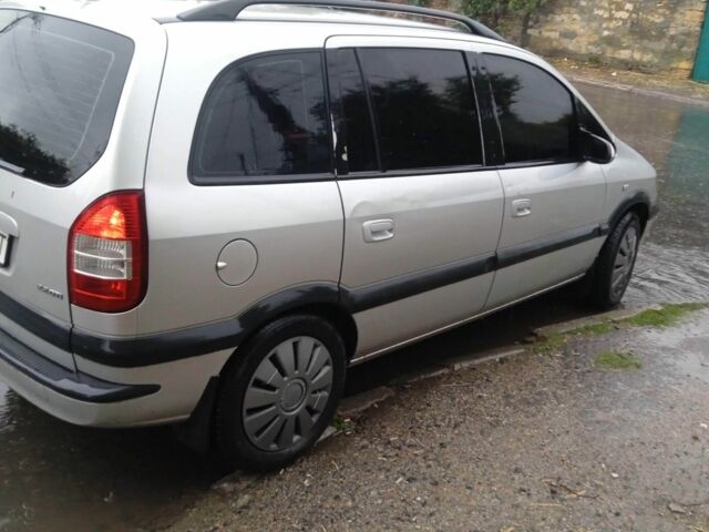 Серый Опель Зафира, объемом двигателя 2.2 л и пробегом 312 тыс. км за 3300 $, фото 1 на Automoto.ua