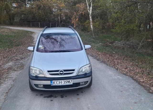 Серый Опель Зафира, объемом двигателя 2 л и пробегом 243 тыс. км за 1799 $, фото 4 на Automoto.ua