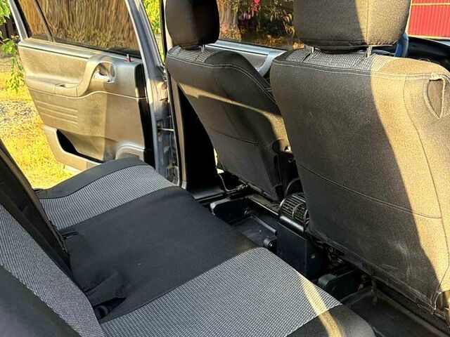 Серый Опель Зафира, объемом двигателя 2.2 л и пробегом 333 тыс. км за 3700 $, фото 8 на Automoto.ua