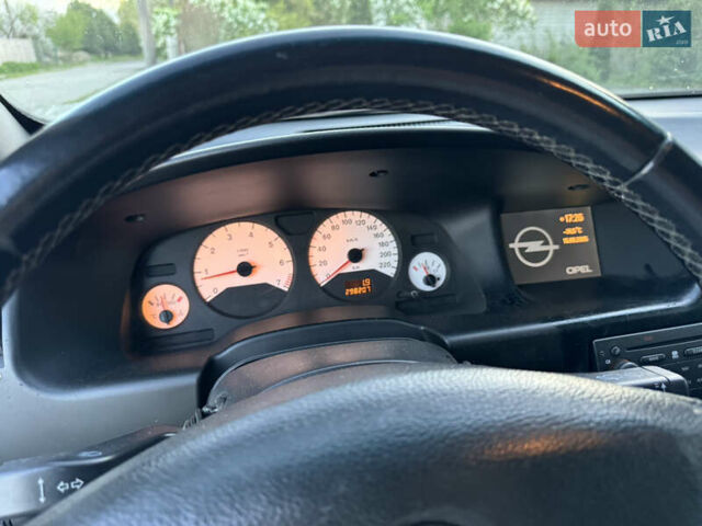 Серый Опель Зафира, объемом двигателя 1.8 л и пробегом 198 тыс. км за 4499 $, фото 20 на Automoto.ua