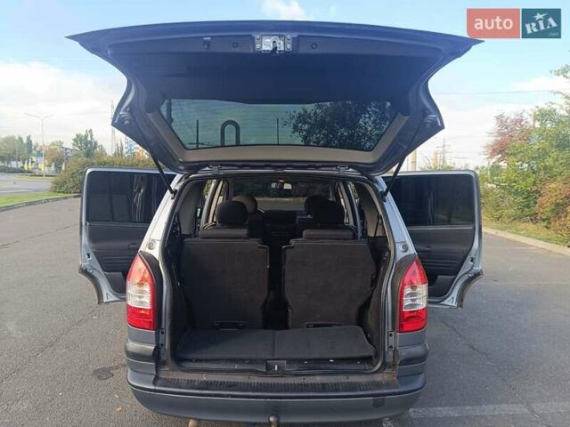 Сірий Опель Зафіра, об'ємом двигуна 1.6 л та пробігом 173 тис. км за 4100 $, фото 10 на Automoto.ua