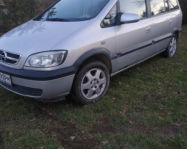 Серый Опель Зафира, объемом двигателя 1.6 л и пробегом 260 тыс. км за 3800 $, фото 1 на Automoto.ua