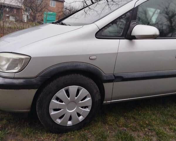 Серый Опель Зафира, объемом двигателя 1.6 л и пробегом 242 тыс. км за 3300 $, фото 6 на Automoto.ua