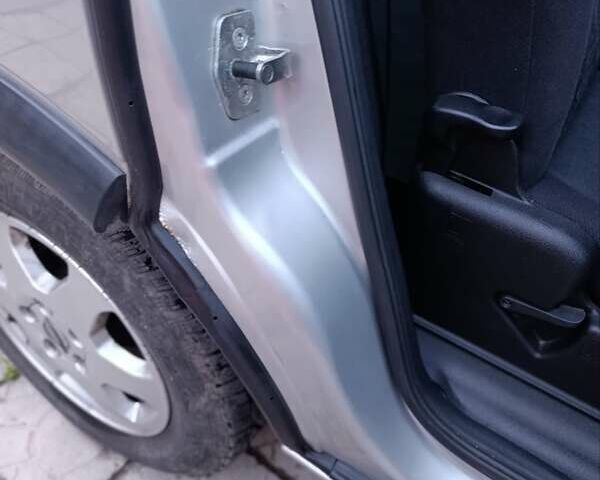 Сірий Опель Зафіра, об'ємом двигуна 1.8 л та пробігом 252 тис. км за 4700 $, фото 5 на Automoto.ua