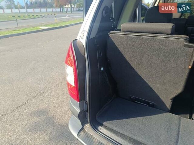 Сірий Опель Зафіра, об'ємом двигуна 1.6 л та пробігом 173 тис. км за 4100 $, фото 21 на Automoto.ua