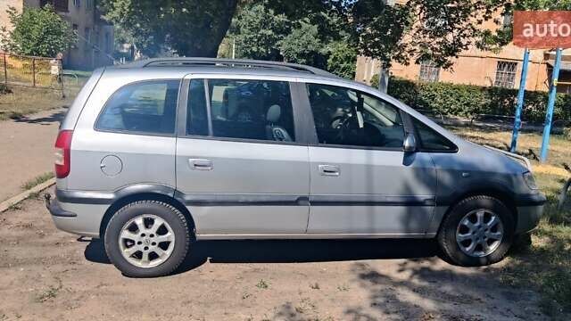 Сірий Опель Зафіра, об'ємом двигуна 1.8 л та пробігом 260 тис. км за 4500 $, фото 3 на Automoto.ua