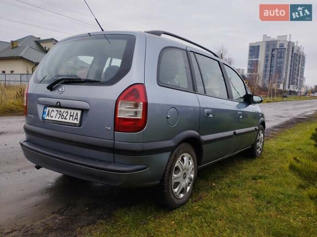 Серый Опель Зафира, объемом двигателя 1.6 л и пробегом 182 тыс. км за 4200 $, фото 2 на Automoto.ua