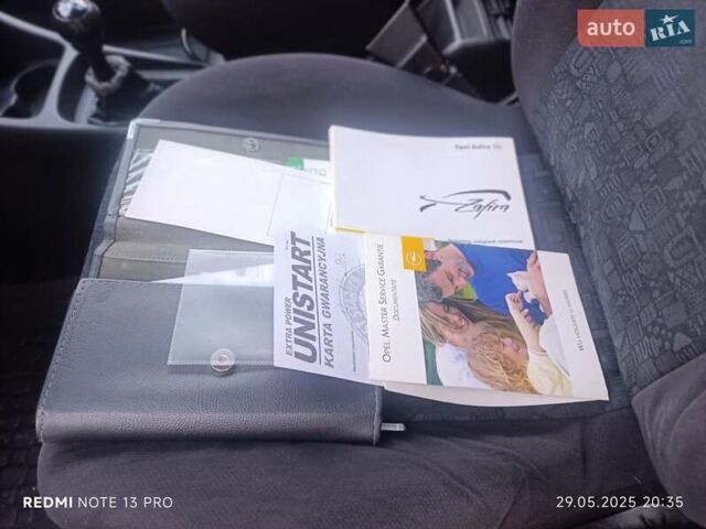 Сірий Опель Зафіра, об'ємом двигуна 1.8 л та пробігом 252 тис. км за 4700 $, фото 18 на Automoto.ua