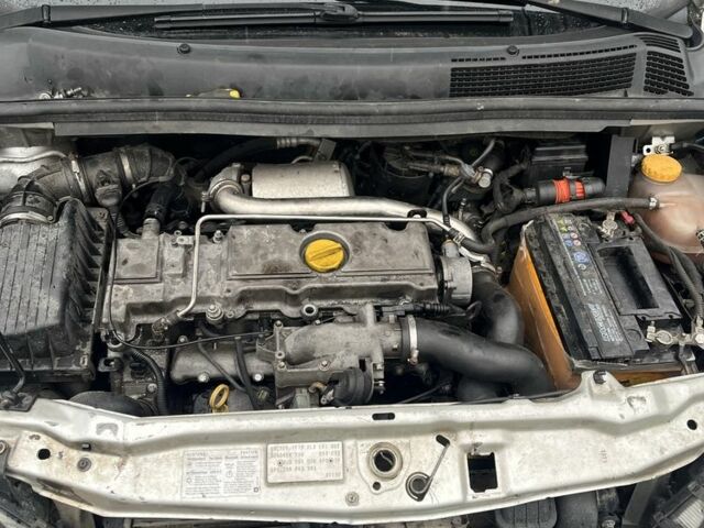 Серый Опель Зафира, объемом двигателя 2 л и пробегом 280 тыс. км за 850 $, фото 6 на Automoto.ua