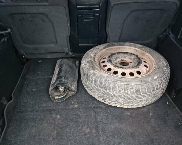 Сірий Опель Зафіра, об'ємом двигуна 2 л та пробігом 200 тис. км за 2650 $, фото 6 на Automoto.ua