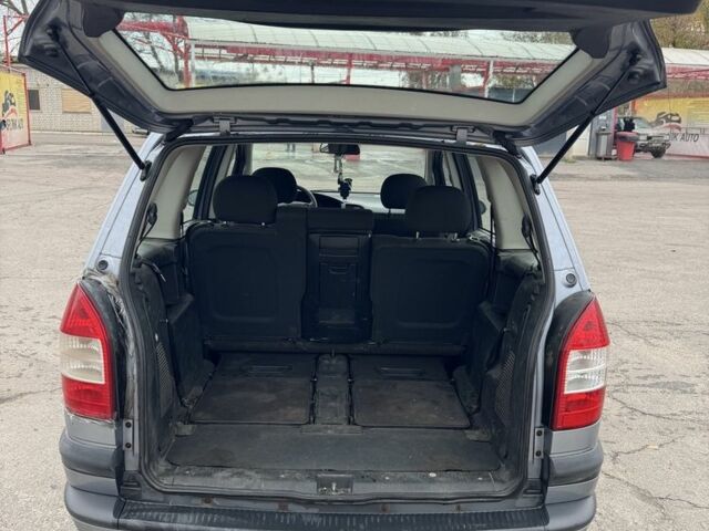 Сірий Опель Зафіра, об'ємом двигуна 1.8 л та пробігом 3 тис. км за 1650 $, фото 4 на Automoto.ua