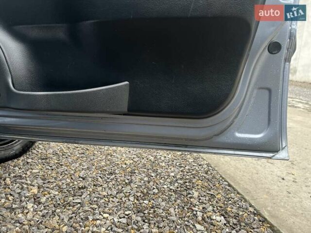Сірий Опель Зафіра, об'ємом двигуна 2 л та пробігом 449 тис. км за 4300 $, фото 27 на Automoto.ua