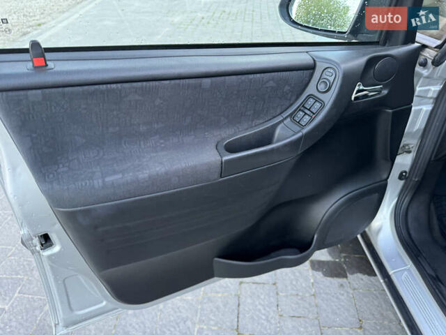 Серый Опель Зафира, объемом двигателя 1.8 л и пробегом 198 тыс. км за 4499 $, фото 30 на Automoto.ua