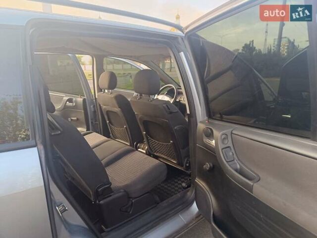 Сірий Опель Зафіра, об'ємом двигуна 1.6 л та пробігом 173 тис. км за 4100 $, фото 29 на Automoto.ua