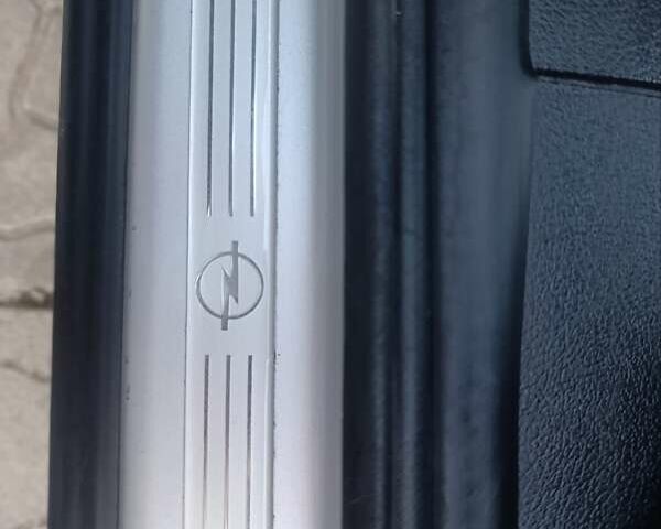 Сірий Опель Зафіра, об'ємом двигуна 1.8 л та пробігом 252 тис. км за 4700 $, фото 19 на Automoto.ua