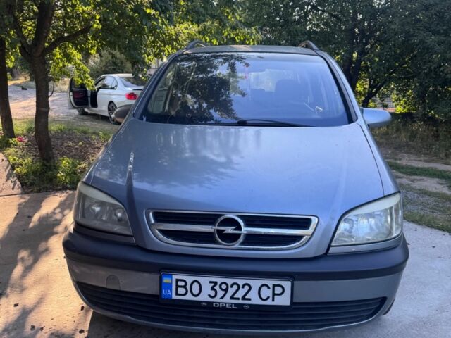 Серый Опель Зафира, объемом двигателя 2.2 л и пробегом 300 тыс. км за 2650 $, фото 1 на Automoto.ua