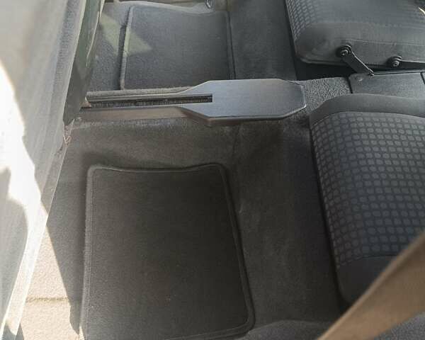 Сірий Опель Зафіра, об'ємом двигуна 1.6 л та пробігом 173 тис. км за 4100 $, фото 33 на Automoto.ua