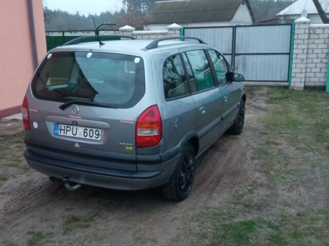 Серый Опель Зафира, объемом двигателя 2 л и пробегом 300 тыс. км за 1850 $, фото 4 на Automoto.ua