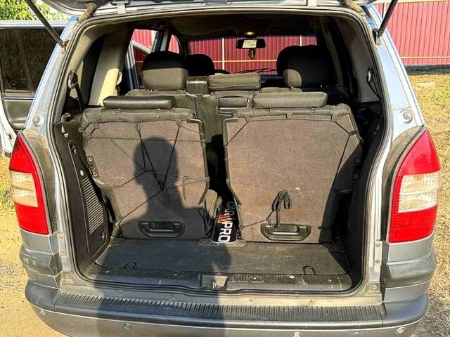 Серый Опель Зафира, объемом двигателя 2.2 л и пробегом 333 тыс. км за 3700 $, фото 10 на Automoto.ua