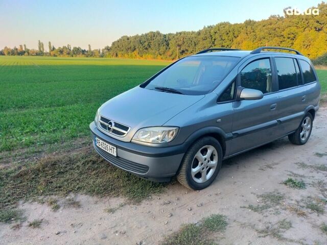 Серый Опель Зафира, объемом двигателя 1.8 л и пробегом 213 тыс. км за 4200 $, фото 2 на Automoto.ua