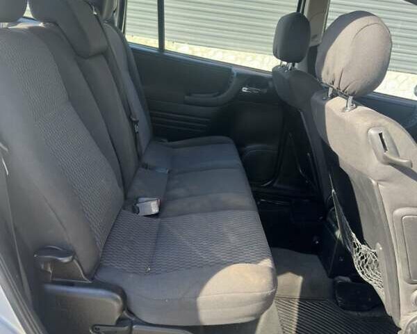 Серый Опель Зафира, объемом двигателя 2.17 л и пробегом 389 тыс. км за 3000 $, фото 14 на Automoto.ua