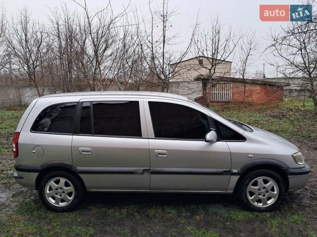 Серый Опель Зафира, объемом двигателя 2.2 л и пробегом 250 тыс. км за 4000 $, фото 13 на Automoto.ua