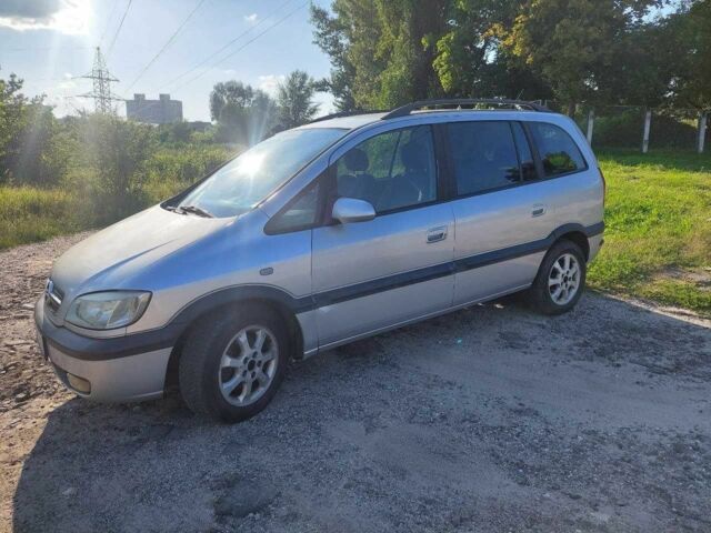 Серый Опель Зафира, объемом двигателя 2 л и пробегом 331 тыс. км за 2300 $, фото 3 на Automoto.ua