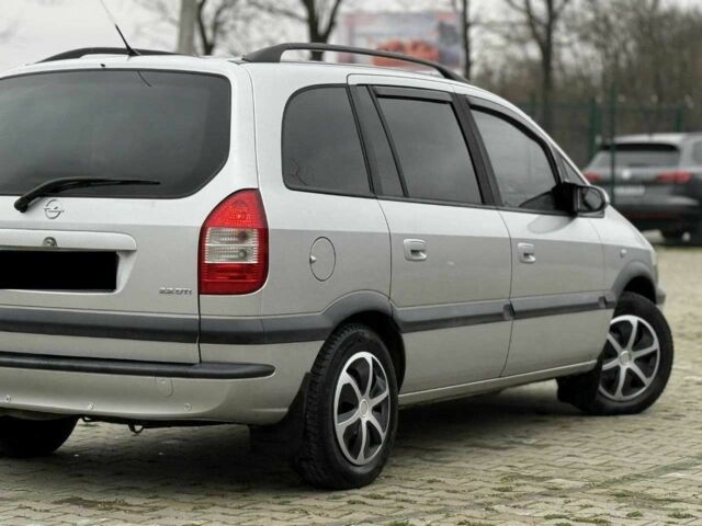 Серый Опель Зафира, объемом двигателя 2.2 л и пробегом 320 тыс. км за 5200 $, фото 2 на Automoto.ua