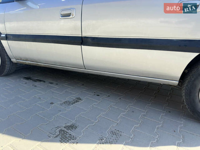 Серый Опель Зафира, объемом двигателя 2.17 л и пробегом 360 тыс. км за 2999 $, фото 9 на Automoto.ua