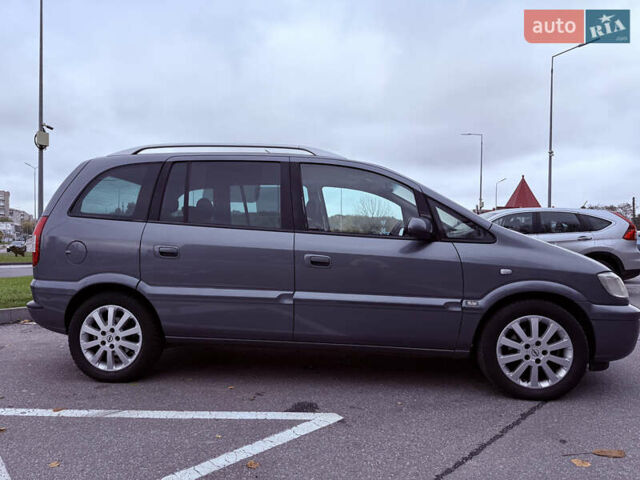 Серый Опель Зафира, объемом двигателя 1.8 л и пробегом 270 тыс. км за 5000 $, фото 5 на Automoto.ua