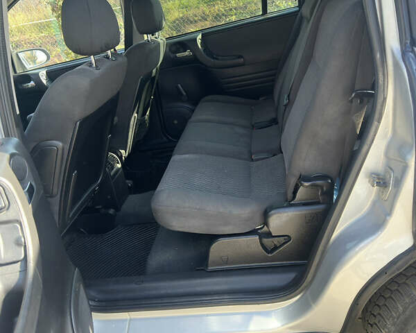 Серый Опель Зафира, объемом двигателя 2.17 л и пробегом 360 тыс. км за 2999 $, фото 16 на Automoto.ua