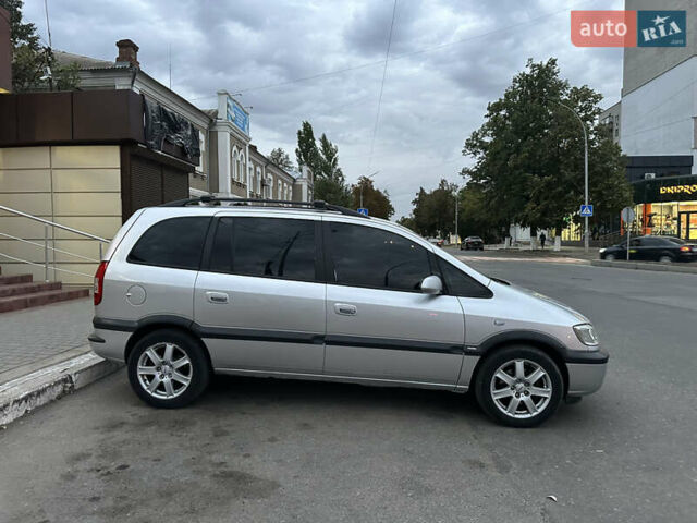 Серый Опель Зафира, объемом двигателя 1.8 л и пробегом 261 тыс. км за 4350 $, фото 10 на Automoto.ua