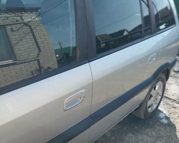 Сірий Опель Зафіра, об'ємом двигуна 2 л та пробігом 401 тис. км за 3200 $, фото 10 на Automoto.ua