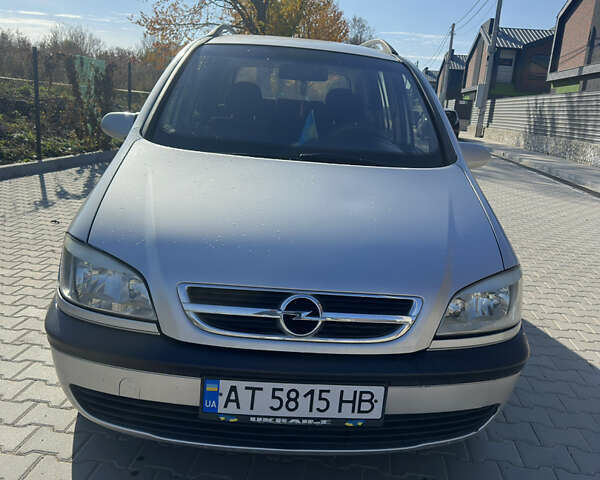 Серый Опель Зафира, объемом двигателя 2.17 л и пробегом 360 тыс. км за 2999 $, фото 2 на Automoto.ua