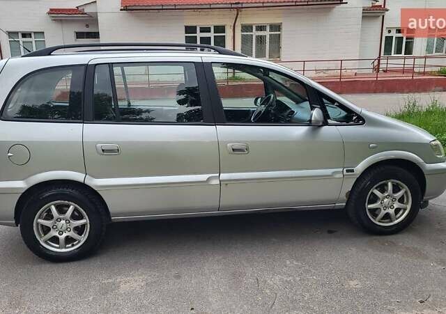 Серый Опель Зафира, объемом двигателя 1.8 л и пробегом 250 тыс. км за 3200 $, фото 7 на Automoto.ua