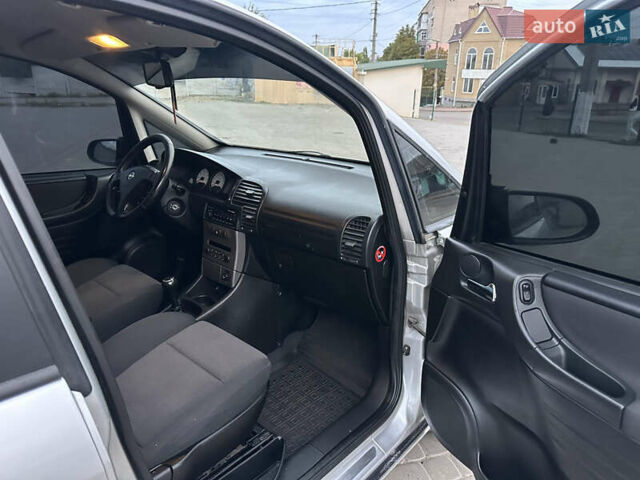 Серый Опель Зафира, объемом двигателя 1.8 л и пробегом 261 тыс. км за 4350 $, фото 20 на Automoto.ua